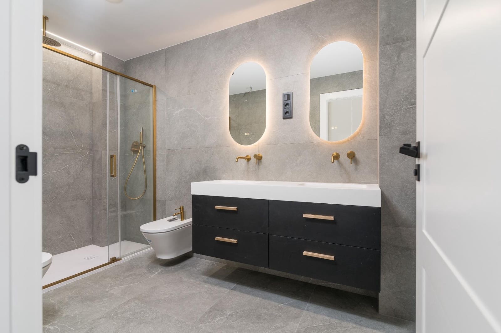 Piso de 4 habitaciones en Málaga ciudad en venta - 999.000 € (Ref: 9506115)