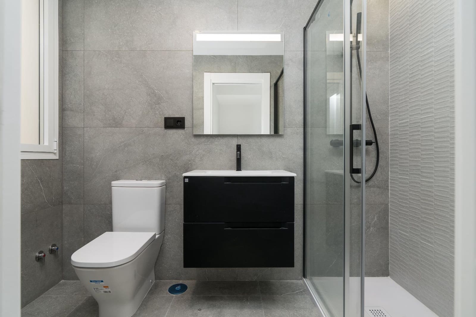 Piso de 4 habitaciones en Málaga ciudad en venta - 999.000 € (Ref: 9506115)