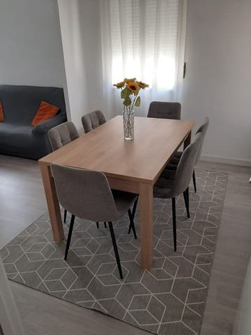 5 bedroom Flat for rent in Gamarra, Málaga city - € 400 (Ref: 9506125)