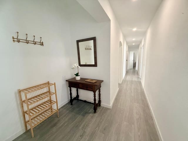 5 bedroom Flat for rent in Gamarra, Málaga city - € 400 (Ref: 9506125)