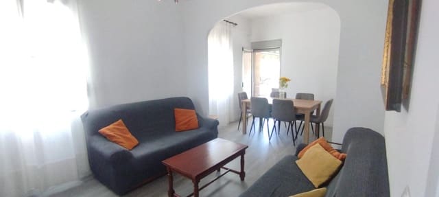 5 bedroom Flat for rent in Gamarra, Málaga city - € 400 (Ref: 9506125)