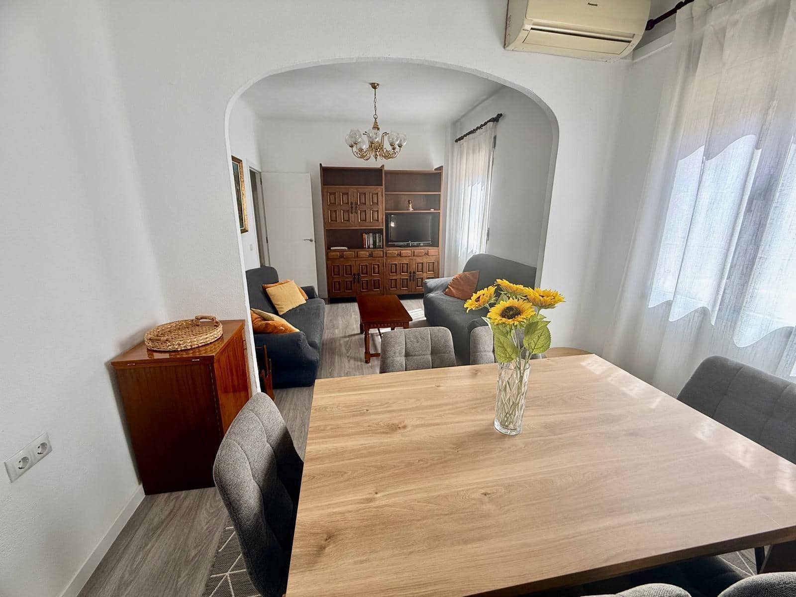 5 bedroom Flat for rent in Malaga city - € 400 (Ref: 9506125)