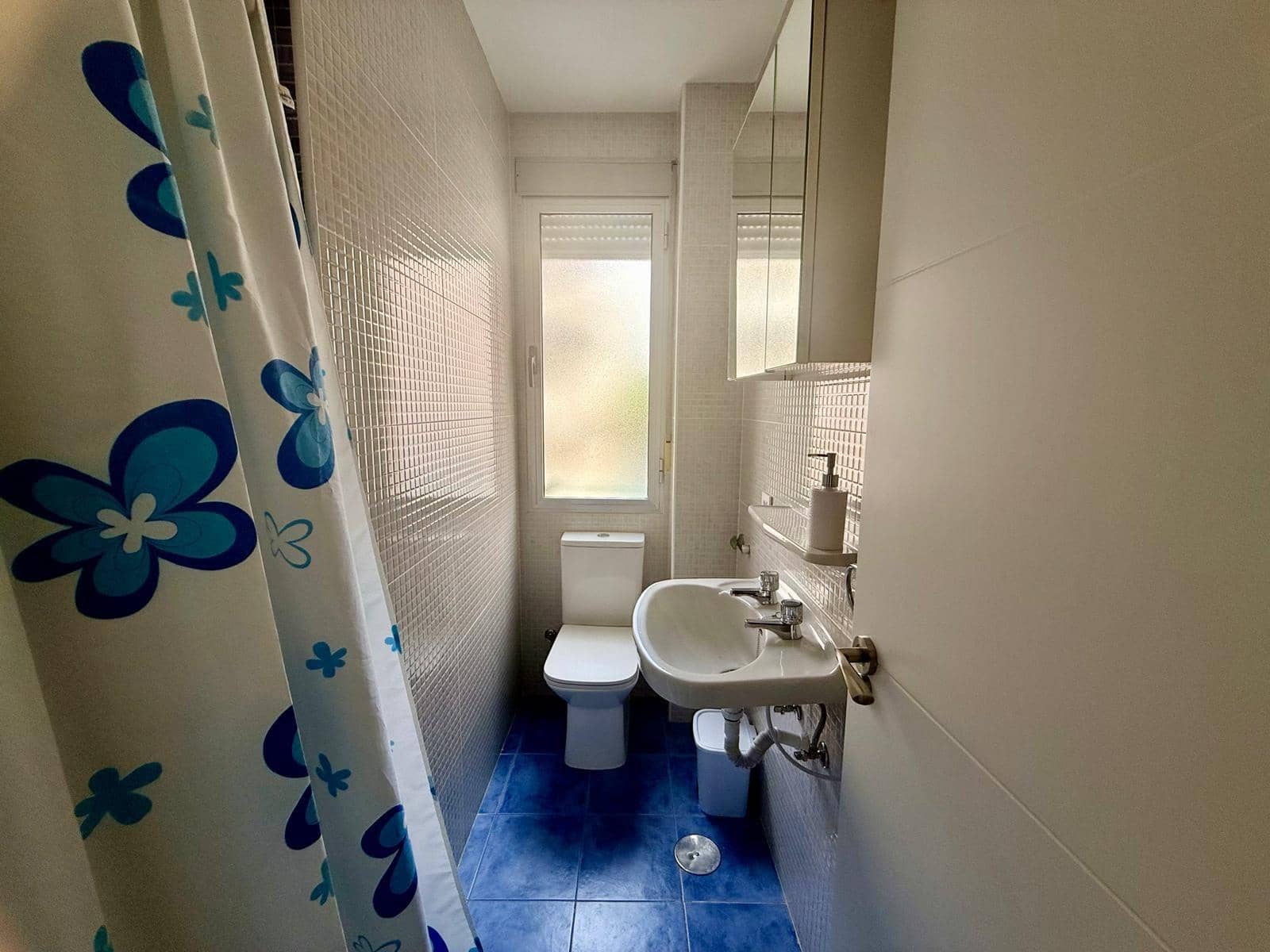 5 bedroom Flat for rent in Malaga city - € 400 (Ref: 9506125)