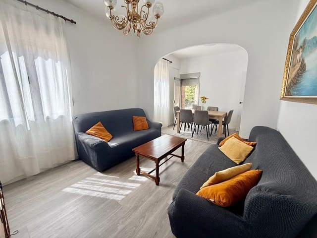 5 bedroom Flat for rent in Gamarra, Málaga city - € 400 (Ref: 9506125)