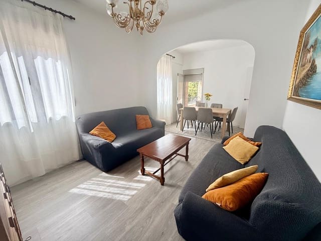 5 bedroom Flat for rent in Gamarra, Málaga city - € 400 (Ref: 9506125)