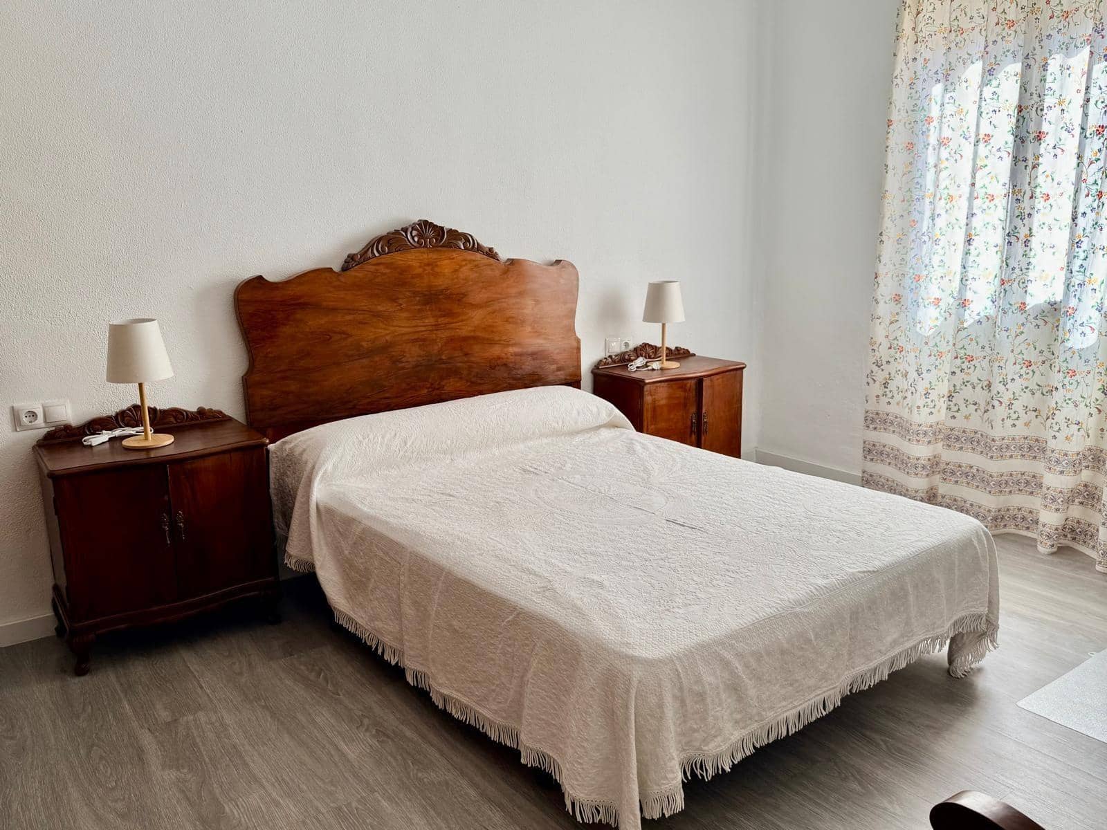 5 bedroom Flat for rent in Malaga city - € 400 (Ref: 9506125)