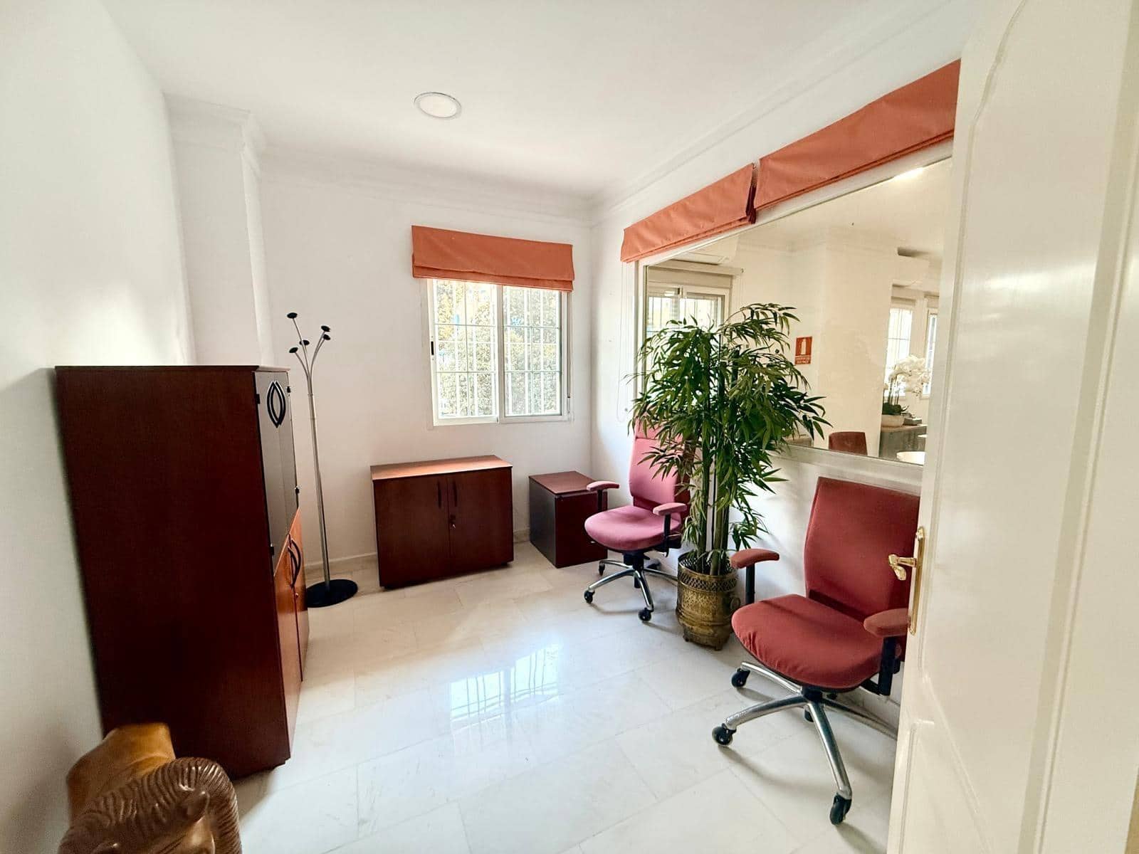 Office for rent in Malaga city - € 1,000 (Ref: 9506129)