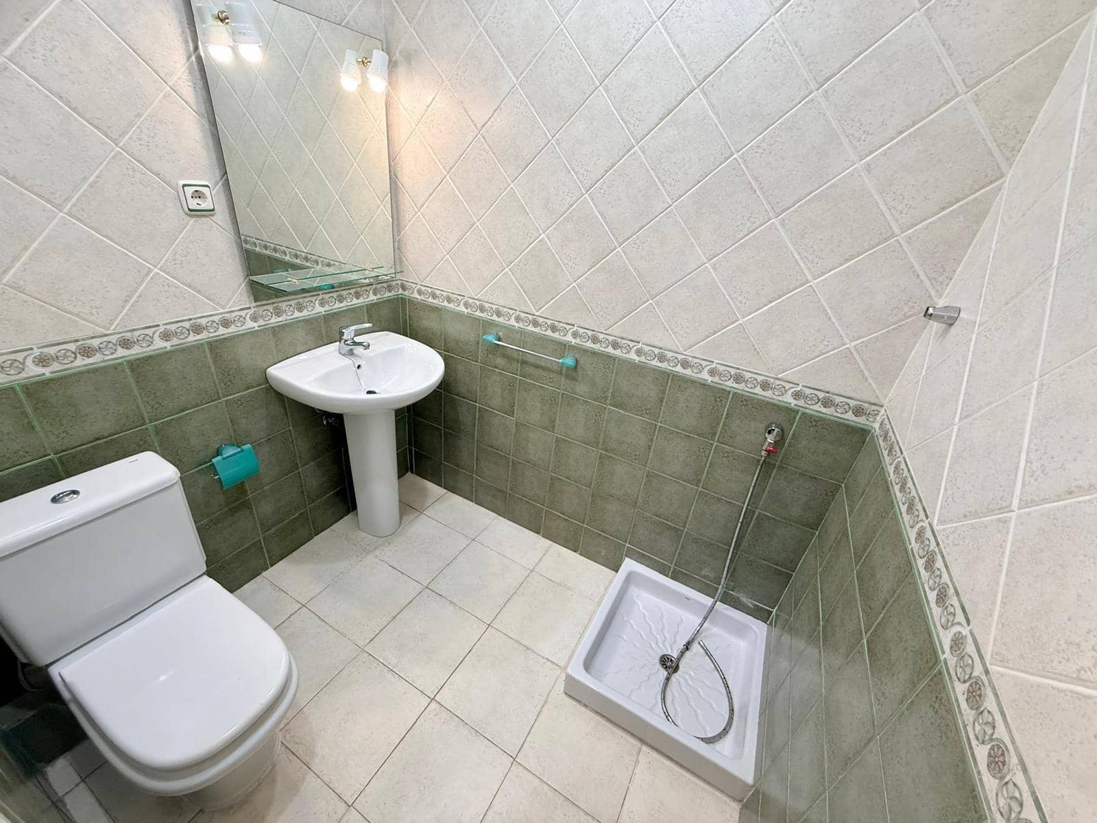 Office for rent in Malaga city - € 1,000 (Ref: 9506129)