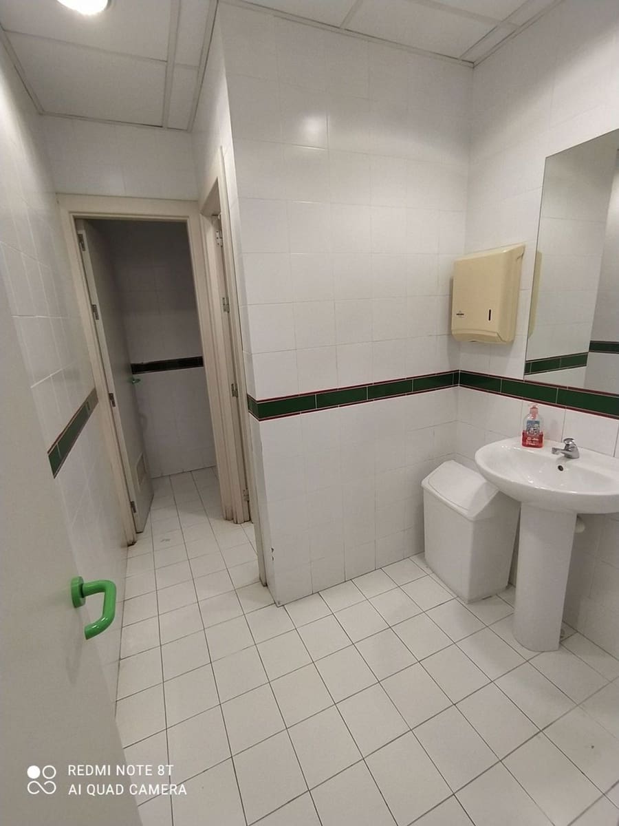 Commercieel te koop in Malaga stad - € 403.100 (Ref: 9506139)