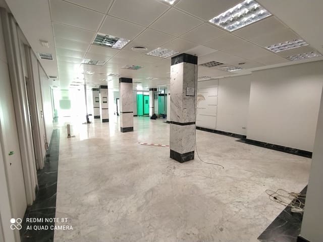 Commercieel te koop in Nuevo San Andres 1, Málaga stad - € 403.100 (Ref: 9506139)