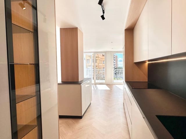 Piso de 3 habitaciones en La Malagueta, Málaga ciudad en venta - 930.000 € (Ref: 9506151)