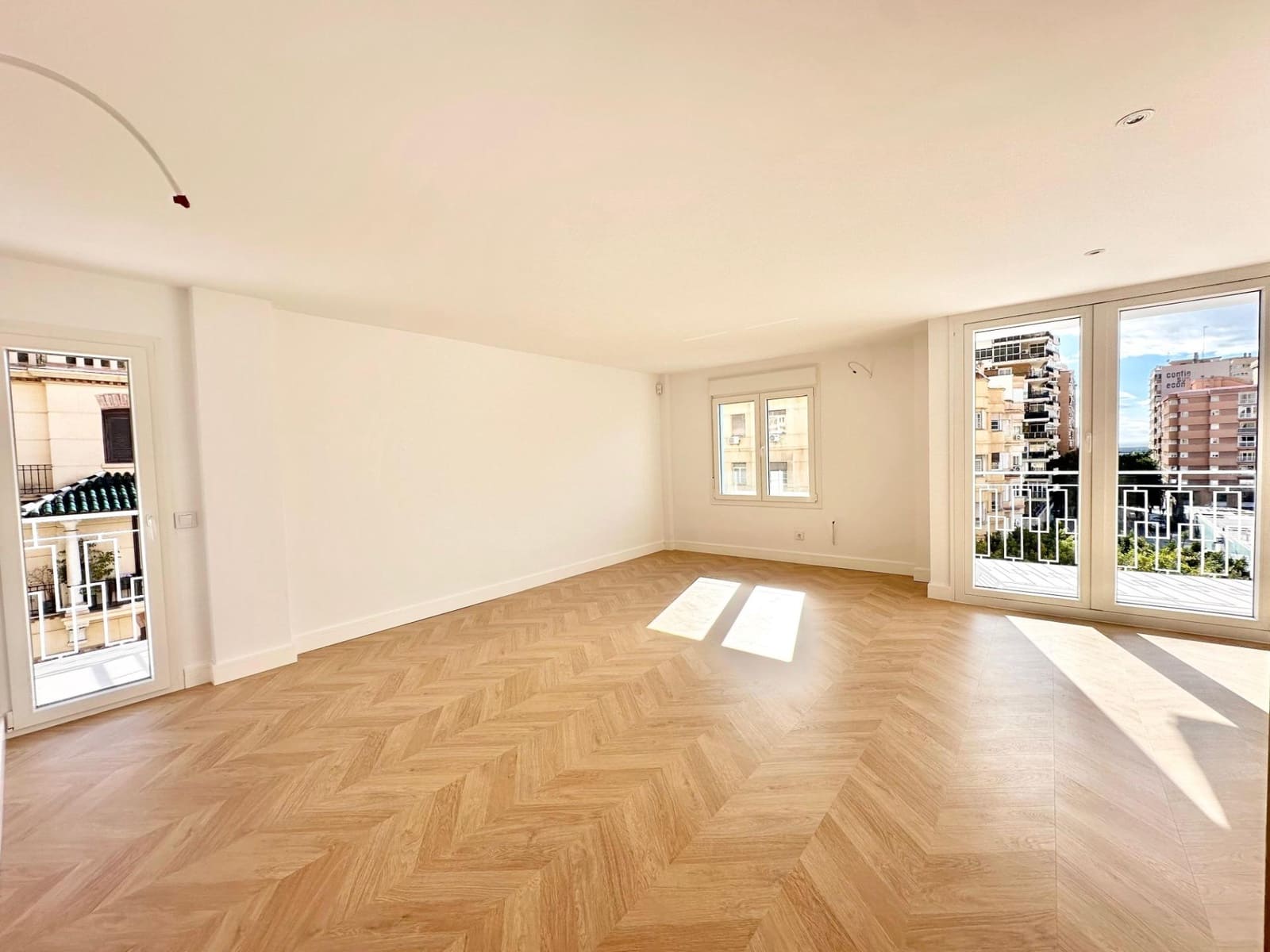 Piso de 3 habitaciones en Málaga ciudad en venta - 930.000 € (Ref: 9506151)