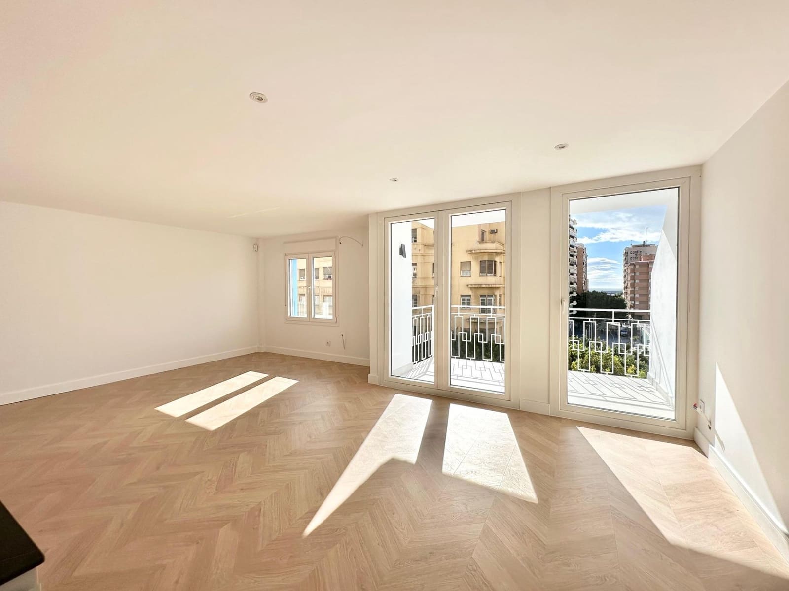 Piso de 3 habitaciones en Málaga ciudad en venta - 930.000 € (Ref: 9506151)