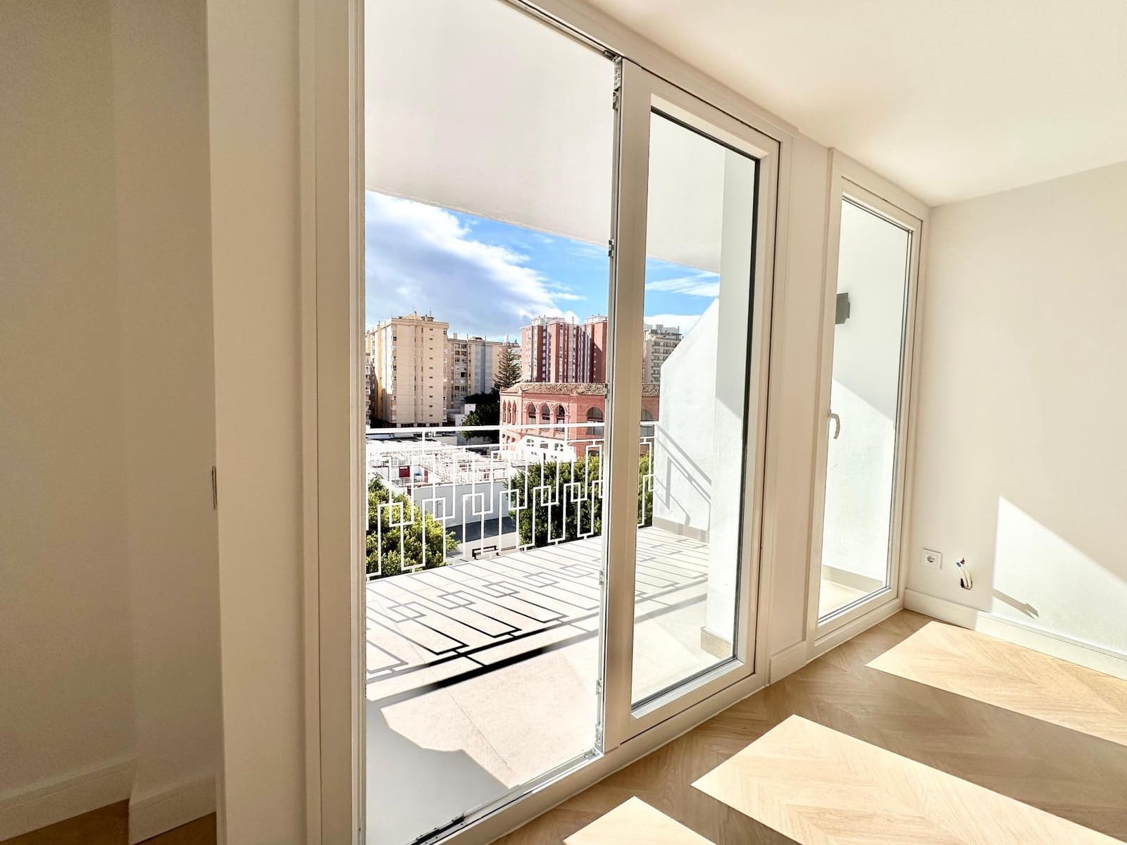 Piso de 3 habitaciones en Málaga ciudad en venta - 930.000 € (Ref: 9506151)