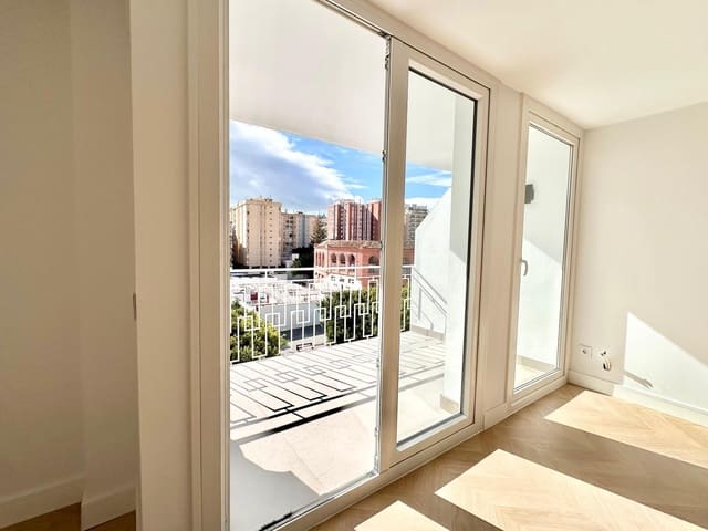 Piso de 3 habitaciones en La Malagueta, Málaga ciudad en venta - 930.000 € (Ref: 9506151)