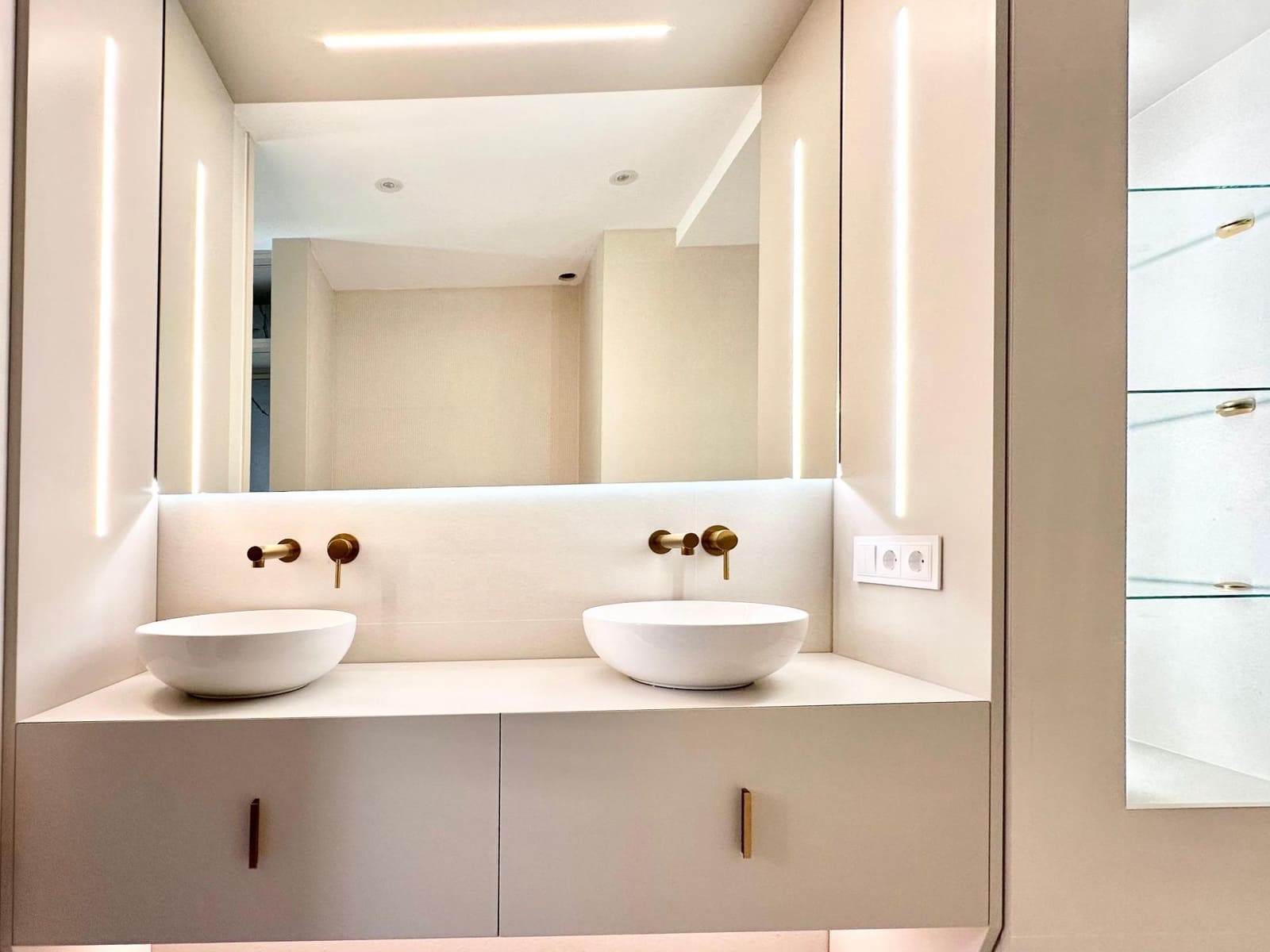 Piso de 3 habitaciones en Málaga ciudad en venta - 930.000 € (Ref: 9506151)