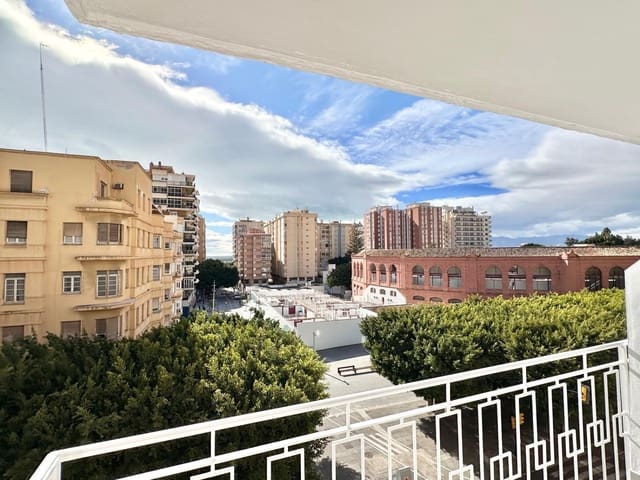 Piso de 3 habitaciones en La Malagueta, Málaga ciudad en venta - 930.000 € (Ref: 9506151)