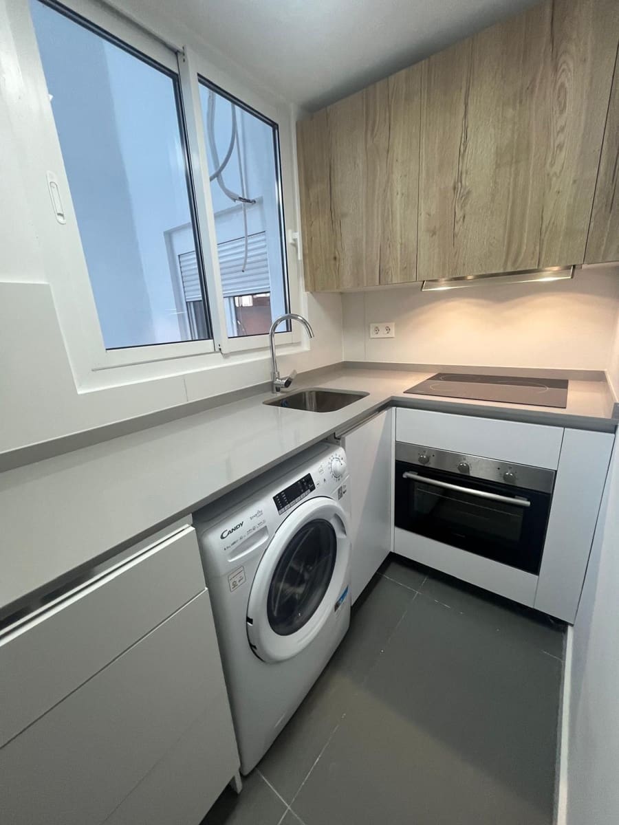 3 sypialnia Mieszkanie do wynajęcia w Miasto Malaga - 1 200 € (Ref: 9524403)