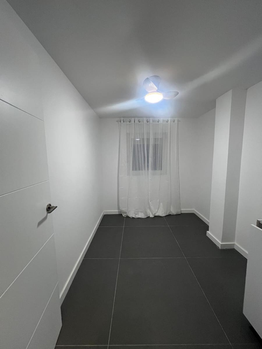 3 sypialnia Mieszkanie do wynajęcia w Miasto Malaga - 1 200 € (Ref: 9524403)