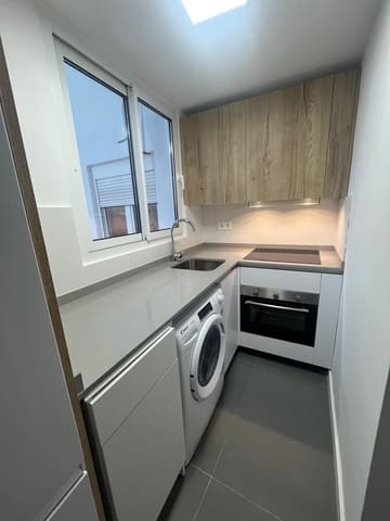 3 sypialnia Mieszkanie do wynajęcia w Miasto Málaga - 1 200 € (Ref: 9524403)