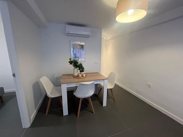 3 sovrum Lägenhet att hyra i Málaga stad - 1 150 € (Ref: 9524403)