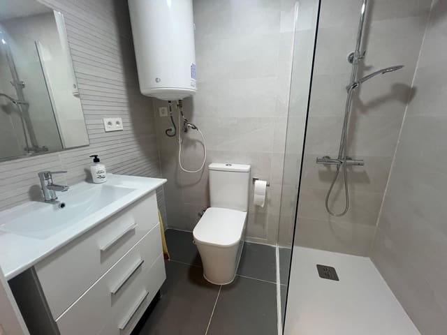 3 sovrum Lägenhet att hyra i Málaga stad - 1 150 € (Ref: 9524403)