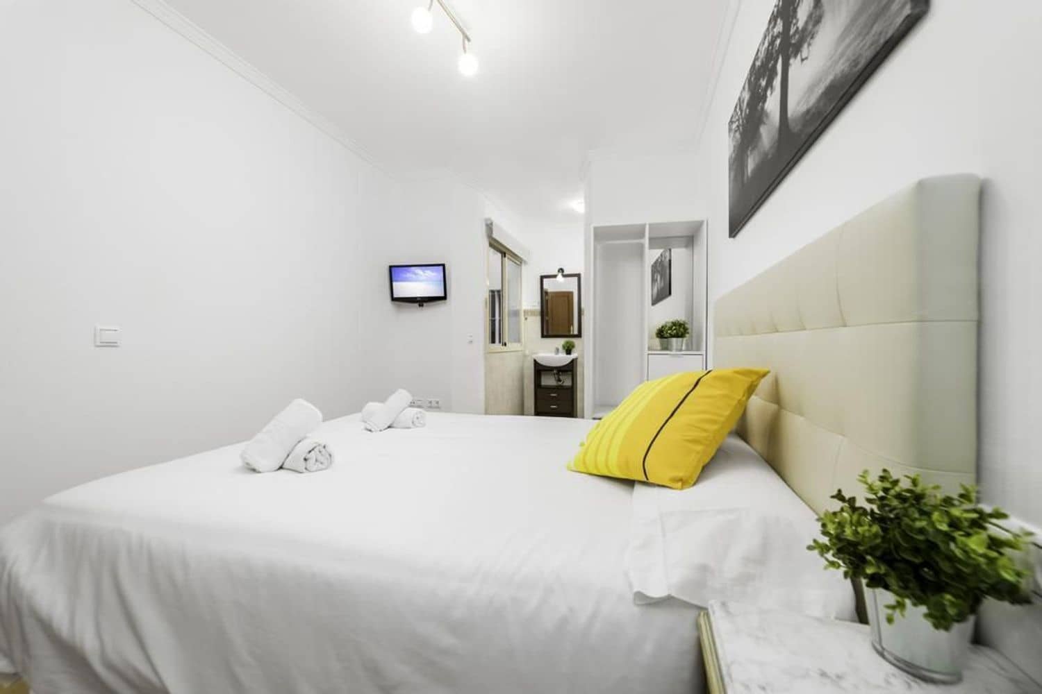 2 soveværelse Lejlighed til leje i Malaga by - € 1.200 (Ref: 9527793)