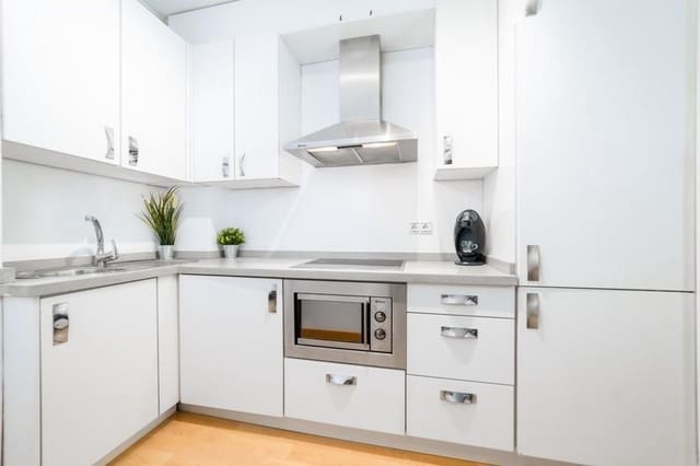 2 soveværelse Lejlighed til leje i Centro Historico, Málaga by - € 1.200 (Ref: 9527793)