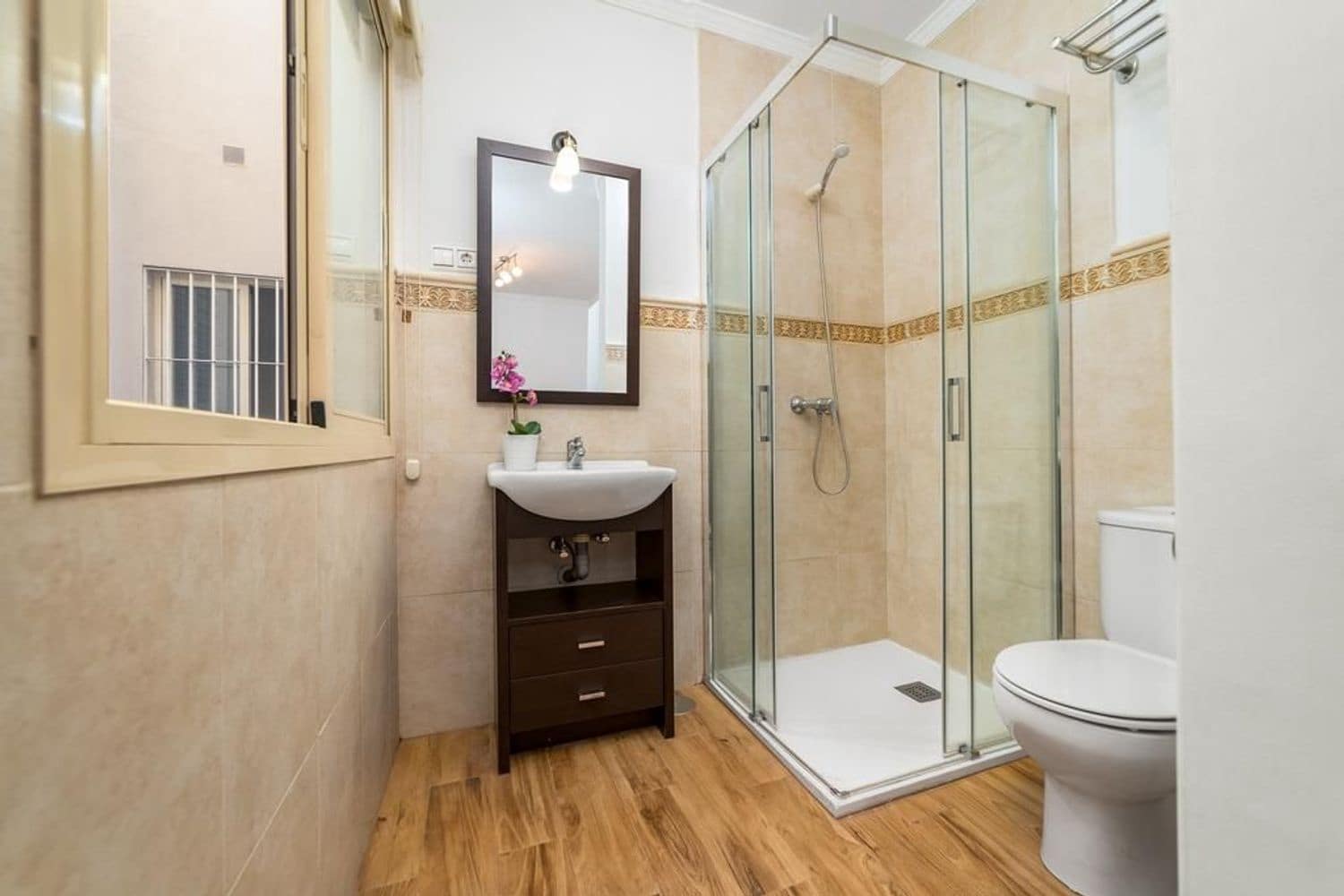 2 soveværelse Lejlighed til leje i Malaga by - € 1.200 (Ref: 9527793)