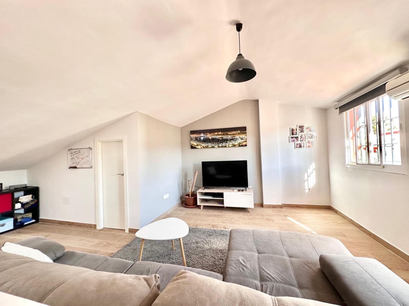 3 sypialnia Dom blizniak na sprzedaż w Cartama z basenem garażem - 385 000 € (Ref: 9530728)