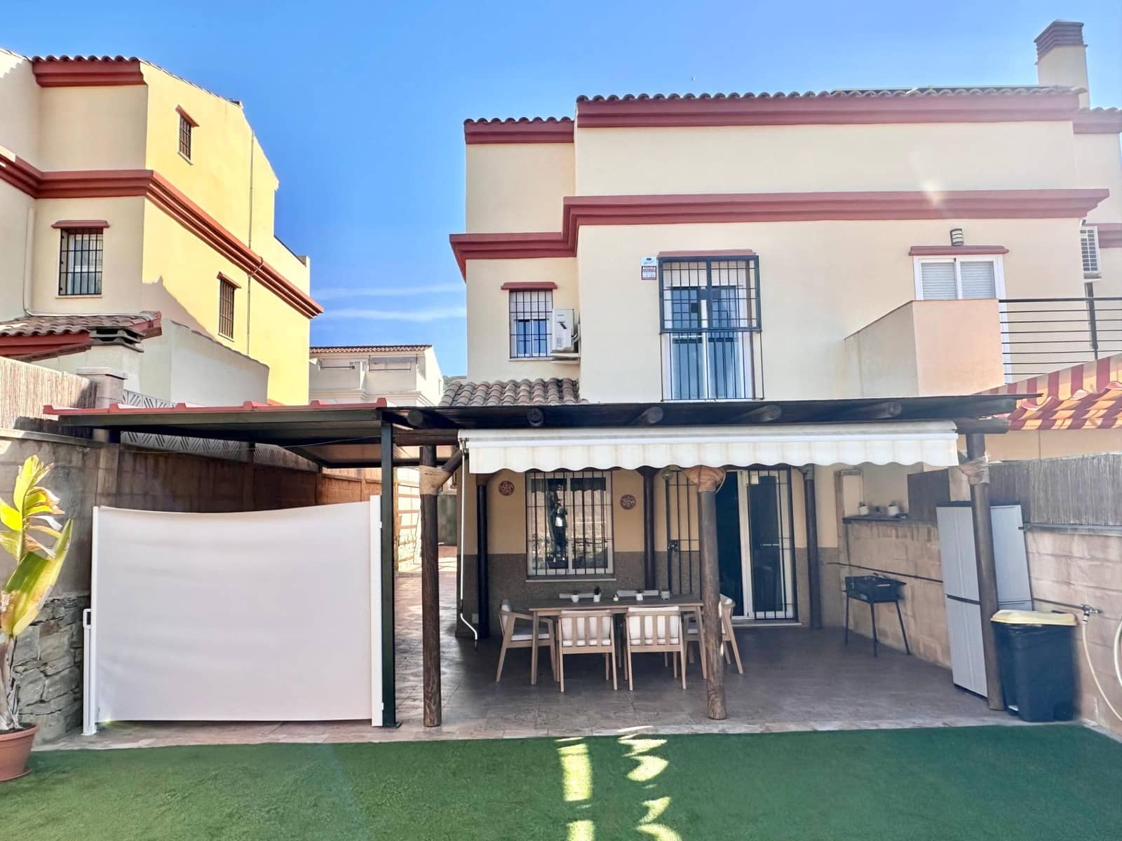 3 sypialnia Dom blizniak na sprzedaż w Cartama z basenem garażem - 385 000 € (Ref: 9530728)