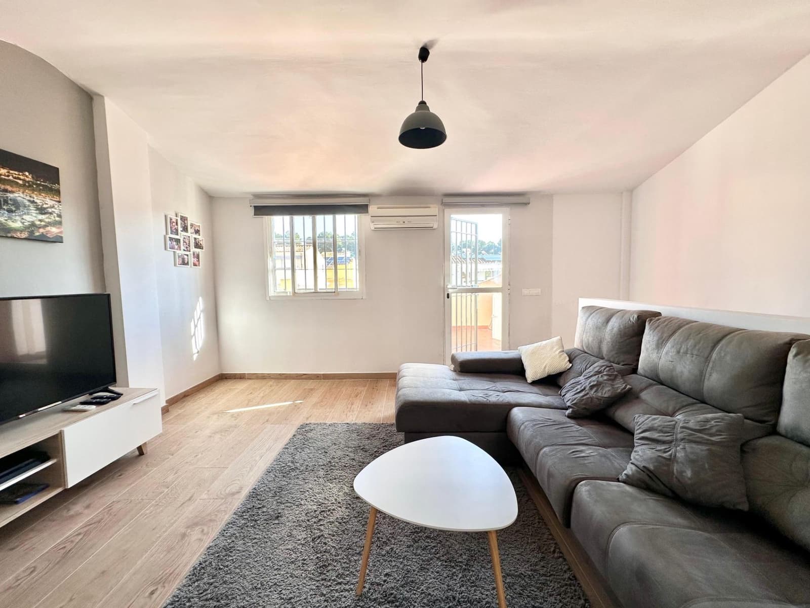 3 sypialnia Dom blizniak na sprzedaż w Cartama z basenem garażem - 385 000 € (Ref: 9530728)