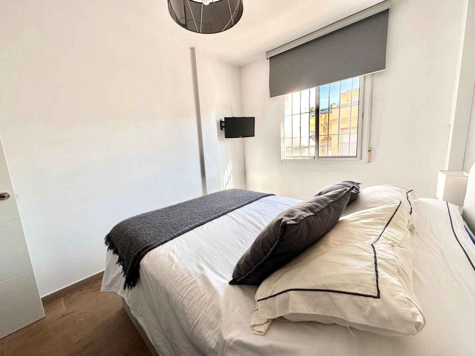 3 sypialnia Dom blizniak na sprzedaż w Cartama z basenem garażem - 385 000 € (Ref: 9530728)