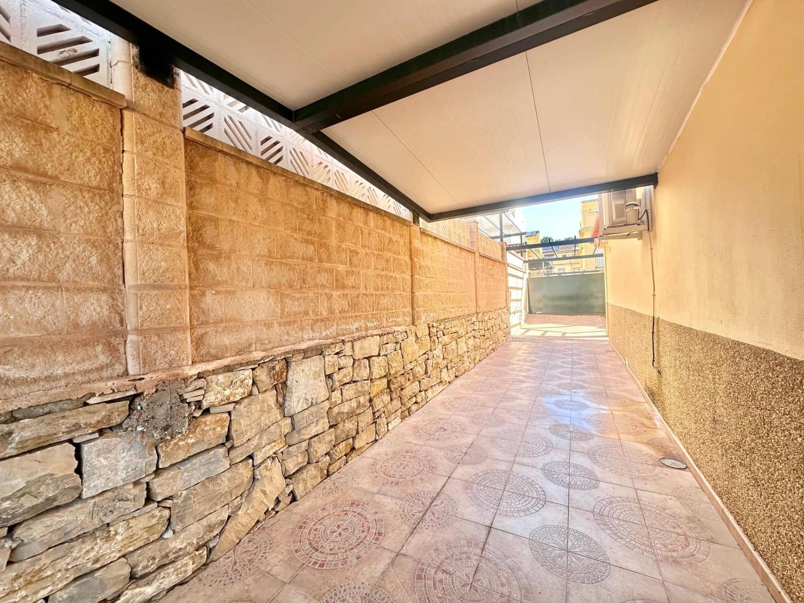 3 sypialnia Dom blizniak na sprzedaż w Cartama z basenem garażem - 385 000 € (Ref: 9530728)