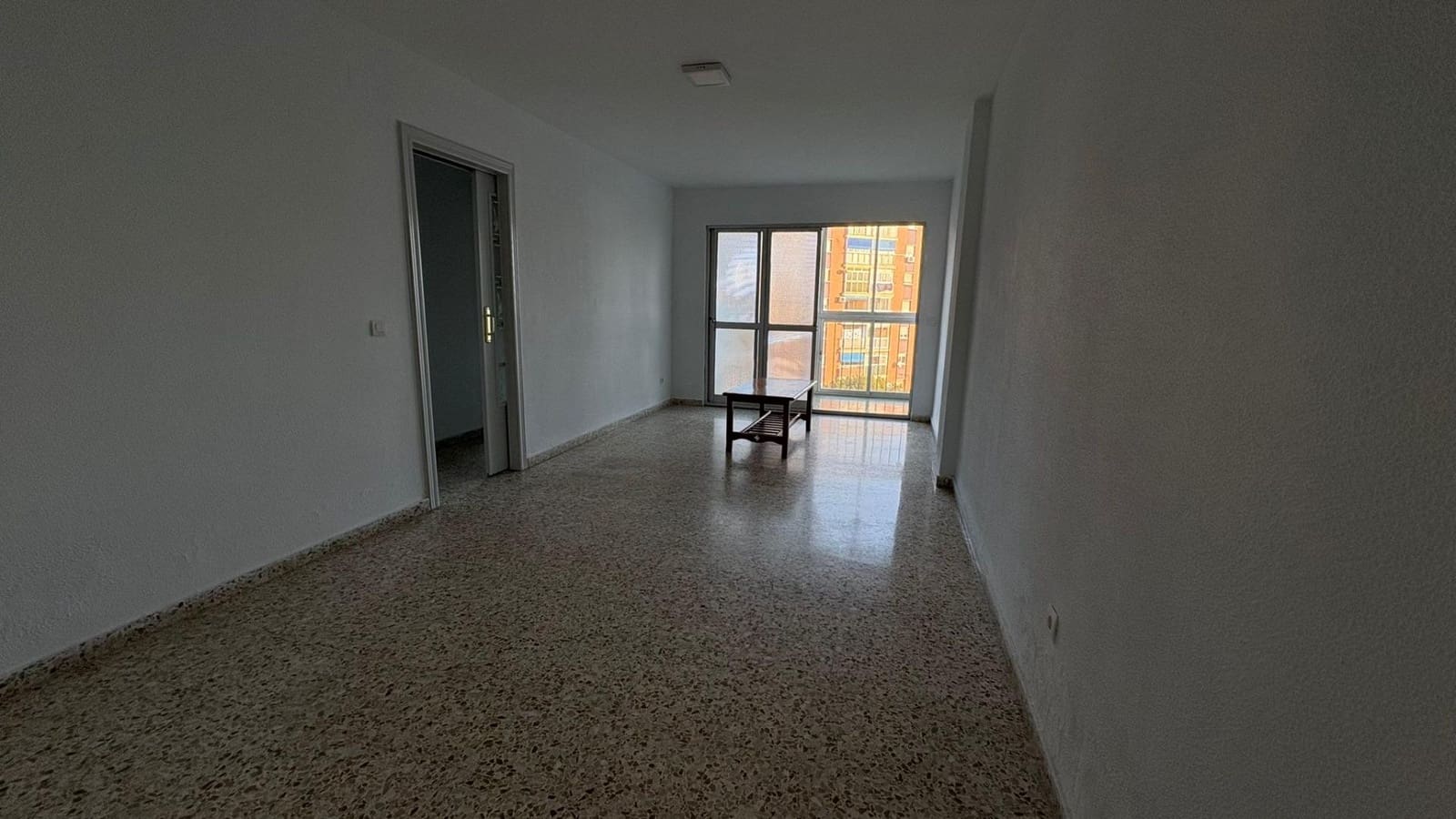 3 soveværelse Lejlighed til leje i Malaga by - € 1.200 (Ref: 9533835)