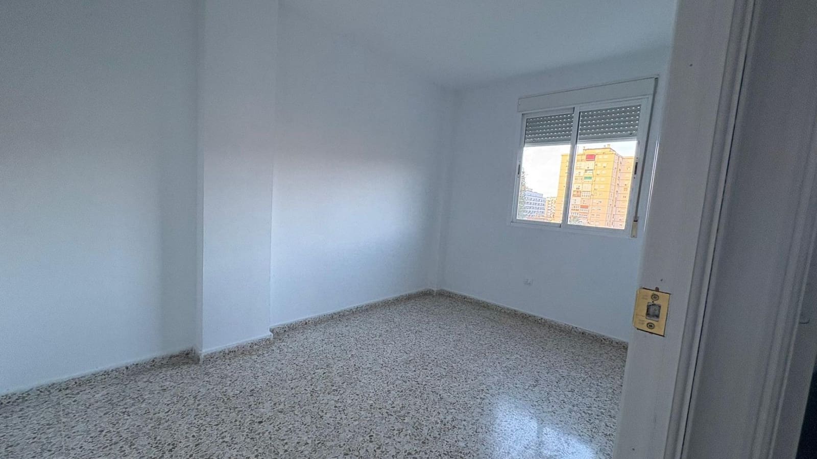 3 soveværelse Lejlighed til leje i Malaga by - € 1.200 (Ref: 9533835)