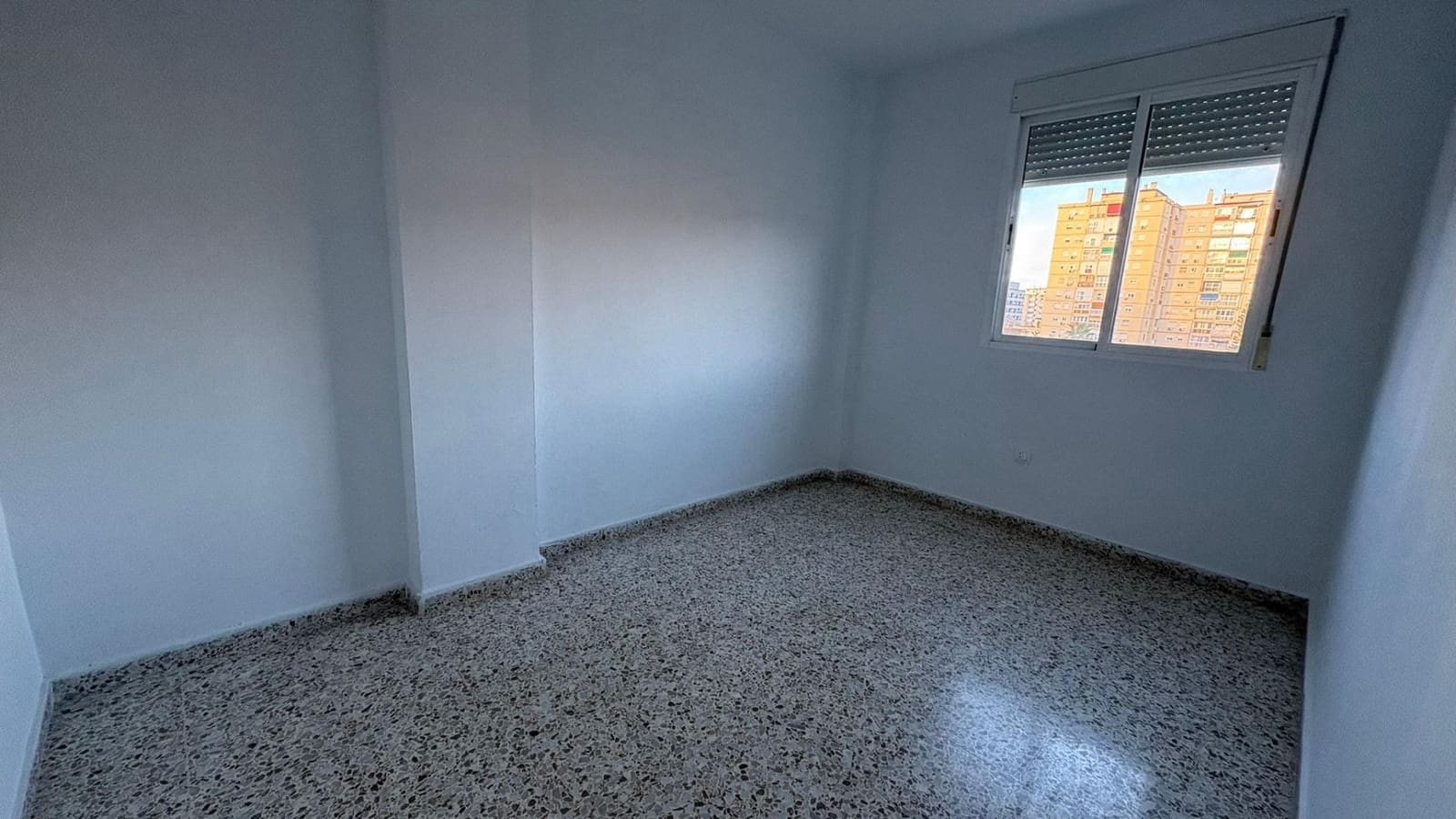 3 soveværelse Lejlighed til leje i Malaga by - € 1.200 (Ref: 9533835)