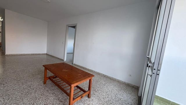 3 sovrum Lägenhet att hyra i Carretera de Cadiz, Málaga stad - 1 100 € (Ref: 9533835)