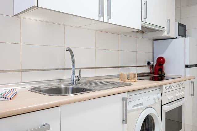 Leilighet til salgs i Centro Historico, Málaga by - € 235 000 (Ref: 9533836)