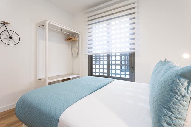 Leilighet til salgs i Centro Historico, Málaga by - € 235 000 (Ref: 9533836)