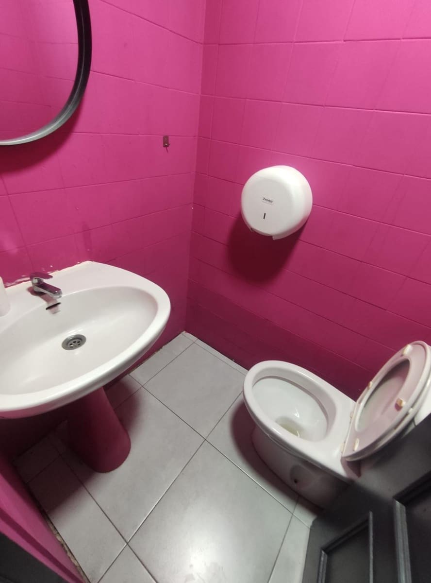 Erhverv til leje i Malaga by - € 1.500 (Ref: 9548340)