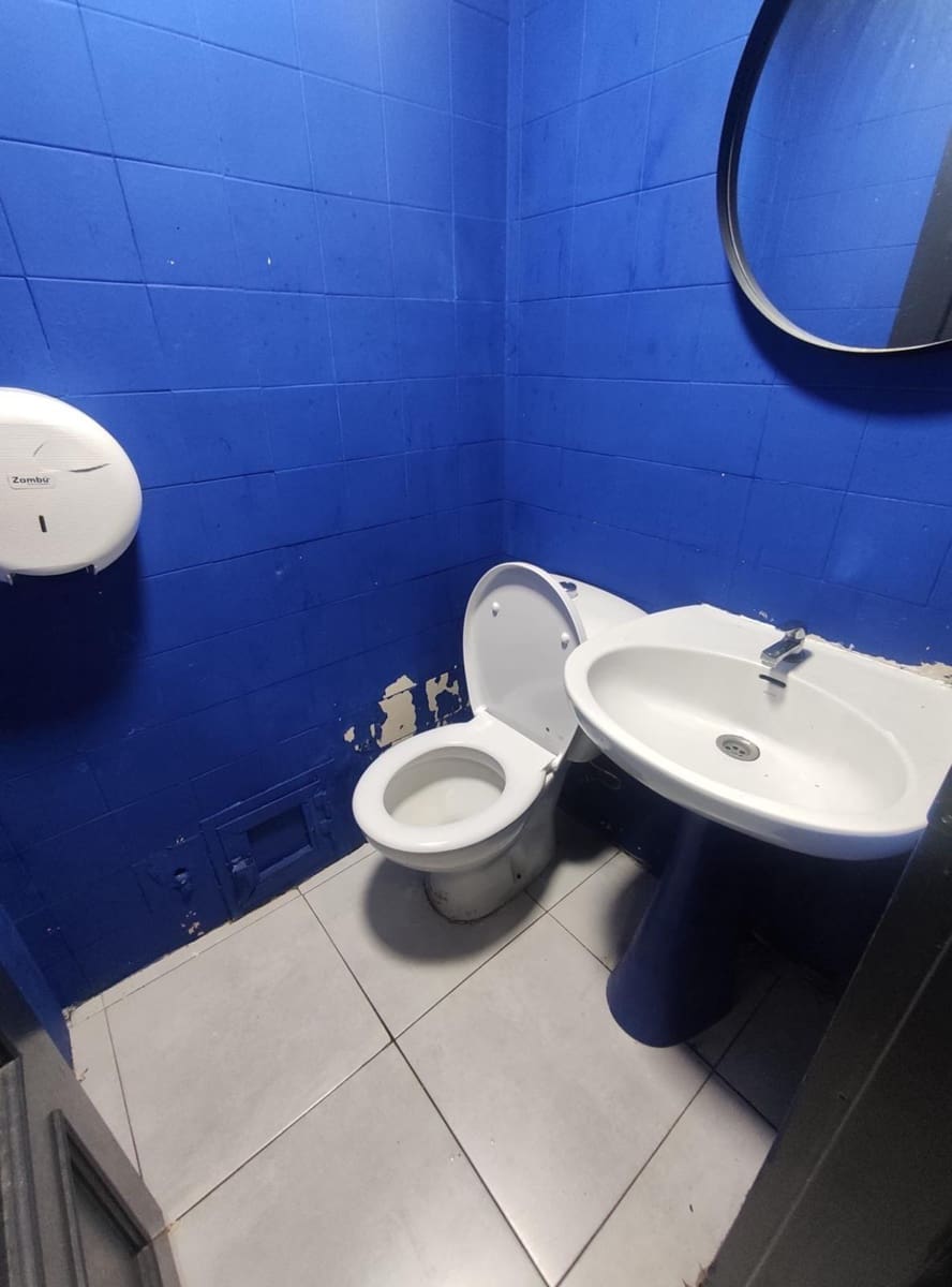 Erhverv til leje i Malaga by - € 1.500 (Ref: 9548340)