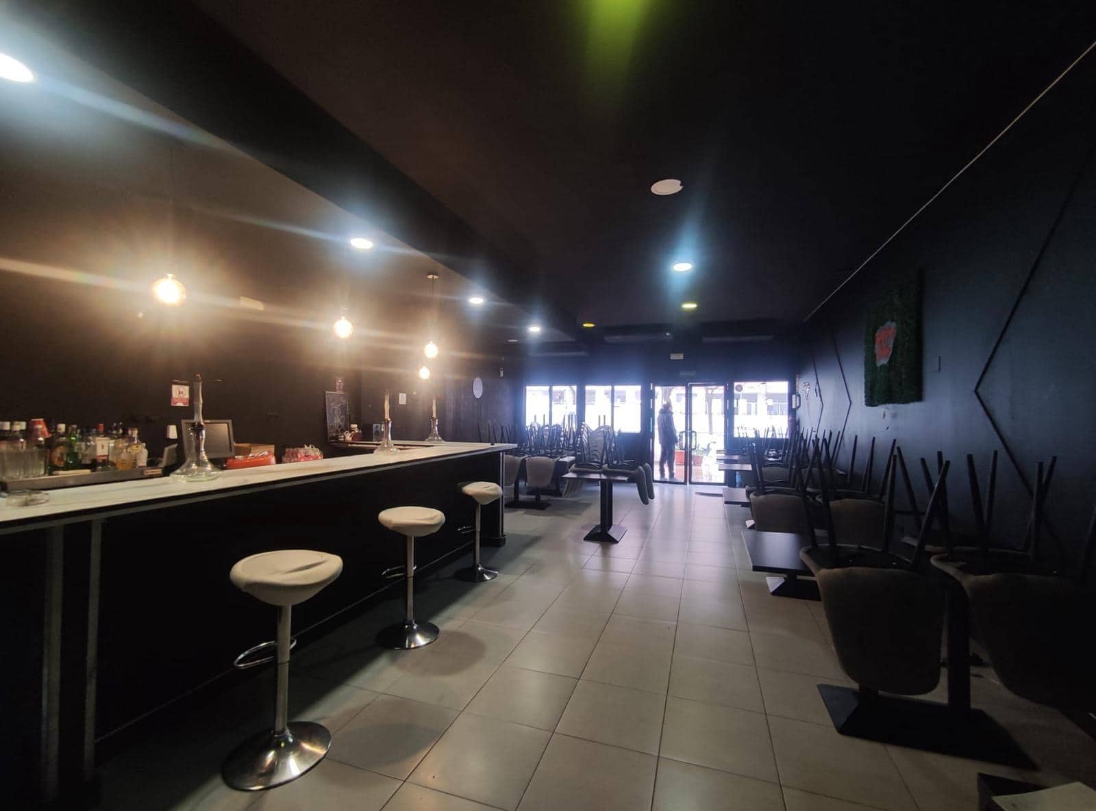 Erhverv til leje i Malaga by - € 1.500 (Ref: 9548340)