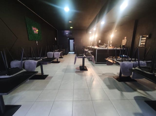 Erhverv til leje i Gamarra, Málaga by - € 1.500 (Ref: 9548340)