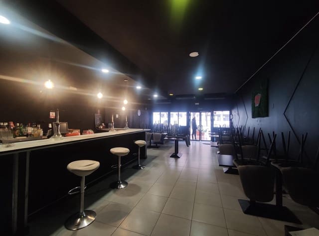 Erhverv til leje i Gamarra, Málaga by - € 1.500 (Ref: 9548340)