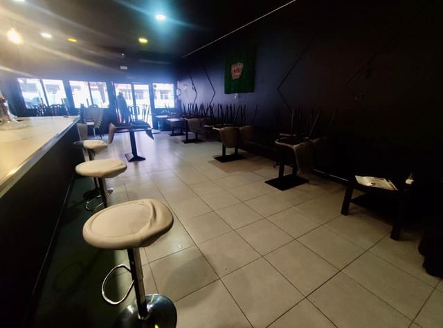 Erhverv til leje i Gamarra, Málaga by - € 1.500 (Ref: 9548340)