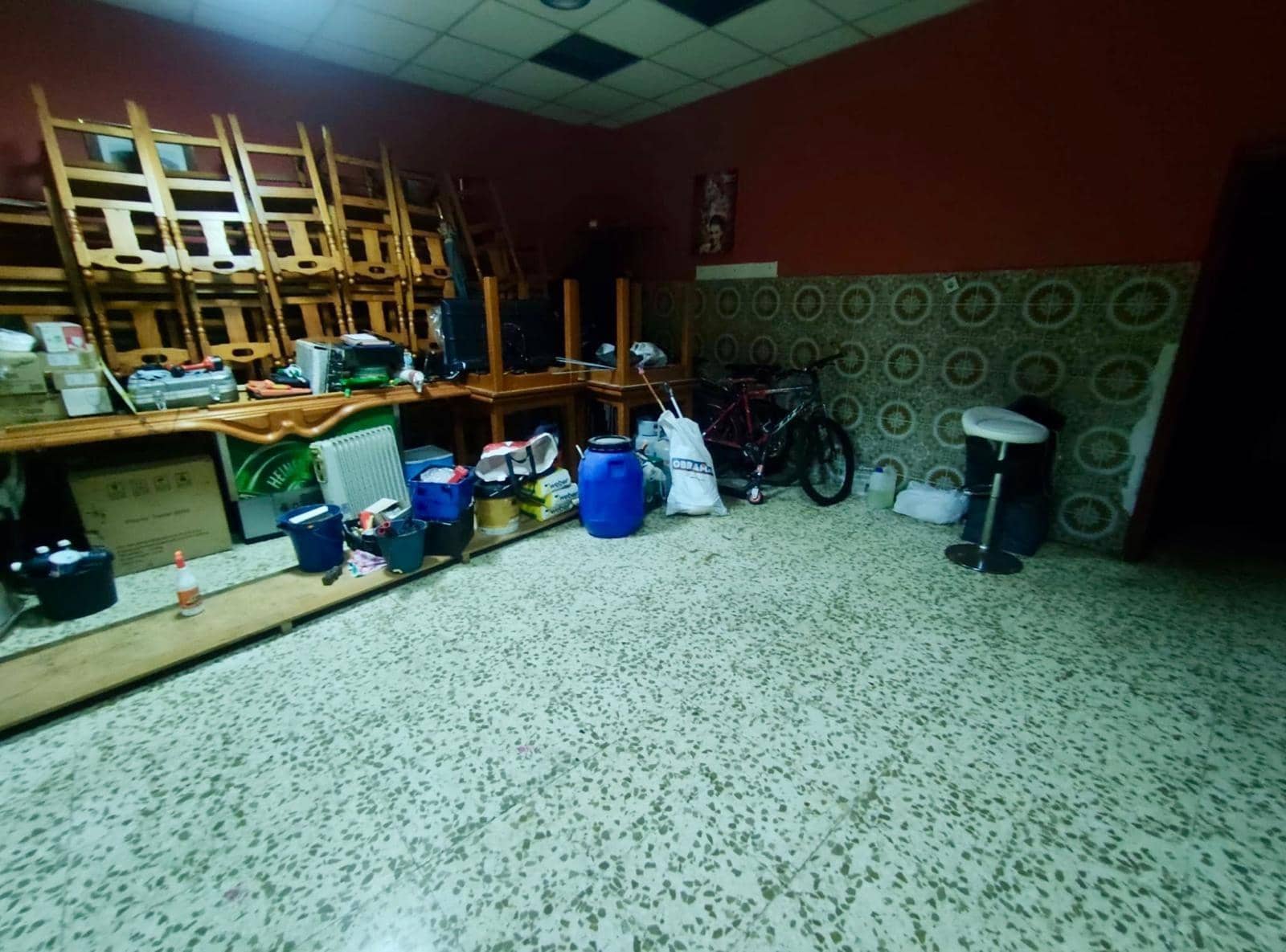 Erhverv til leje i Malaga by - € 1.500 (Ref: 9548340)