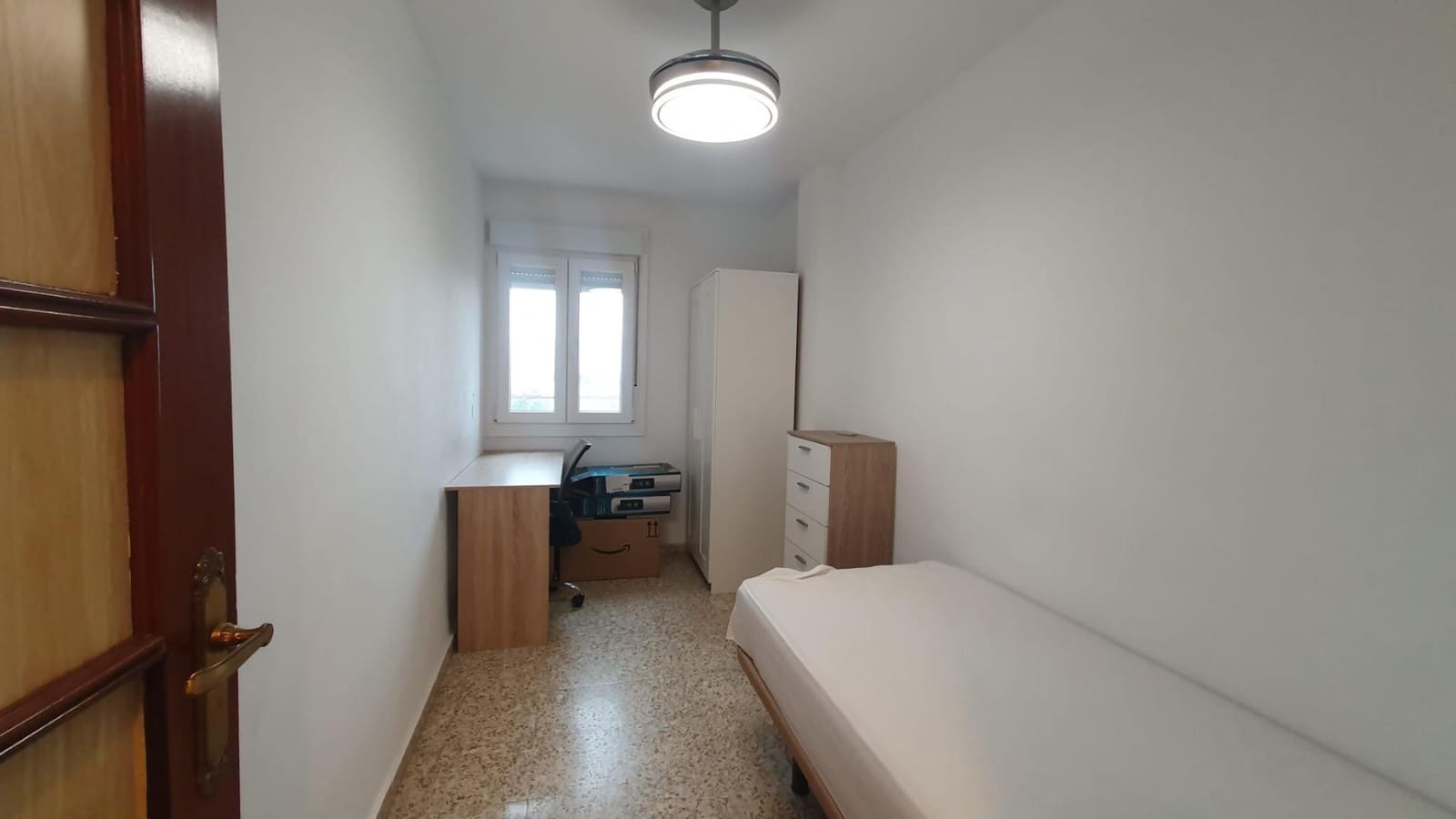 Piso de 3 habitaciones en Málaga ciudad en alquiler - 1.300 € (Ref: 9551659)