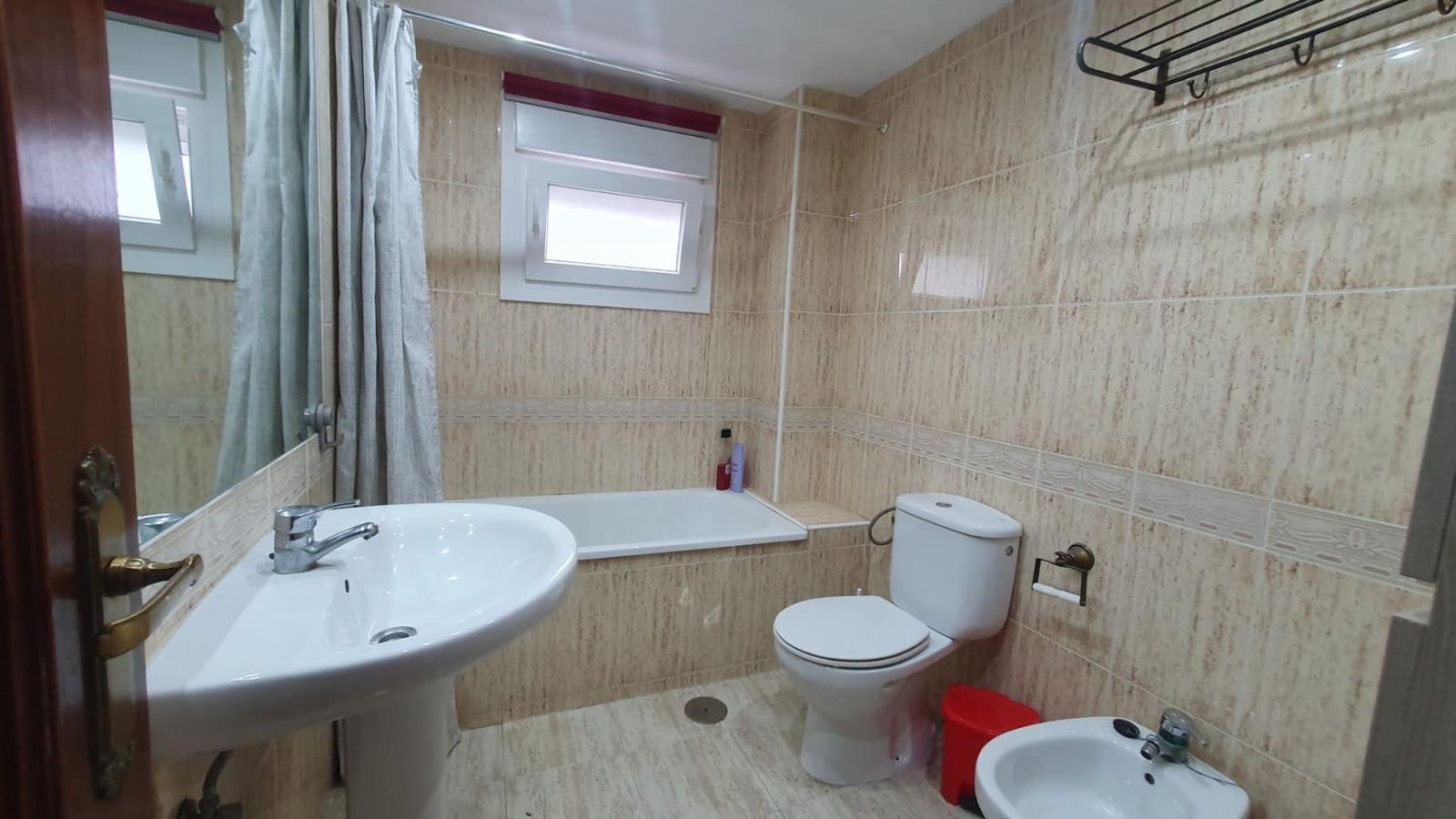 Piso de 3 habitaciones en Málaga ciudad en alquiler - 1.300 € (Ref: 9551659)