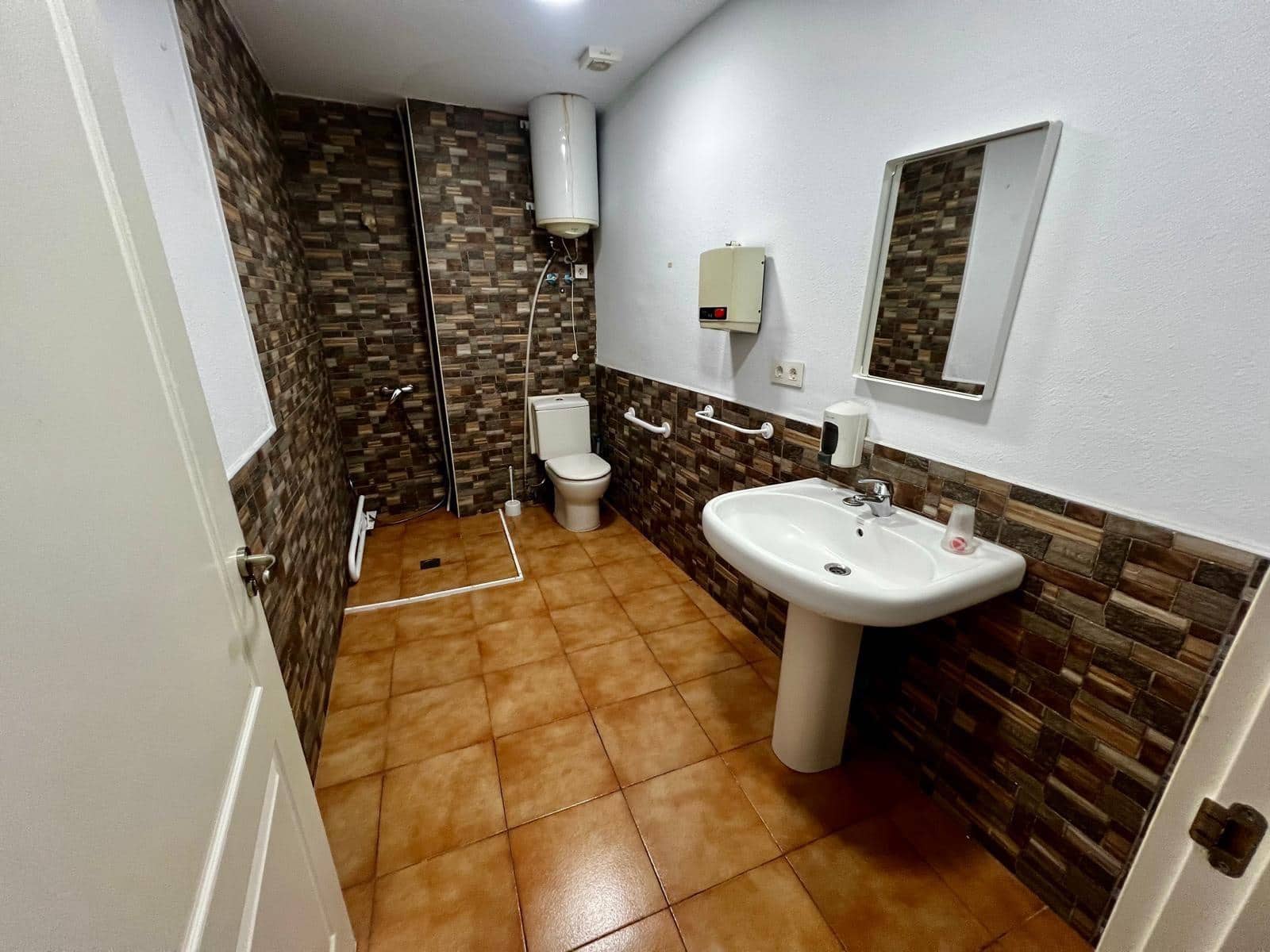 Local Comercial en Málaga ciudad en venta - 185.000 € (Ref: 9551661)